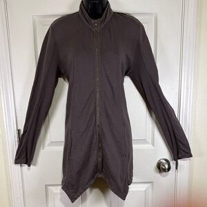 XCVI Women’s Taupe Zip Up Tunic Jacket with Spandex Back/V- hemline Size Large
